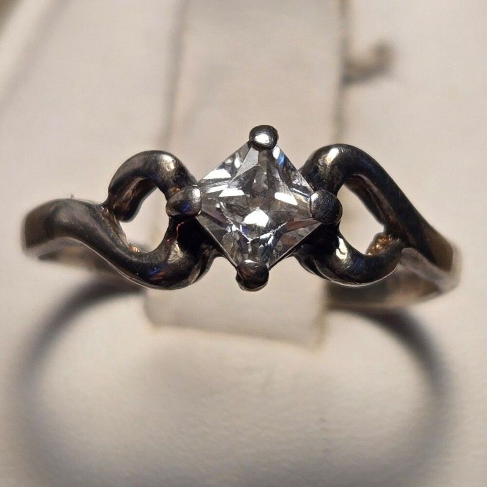 Dainty Solitaire vintage sterling silver ring sz 8
